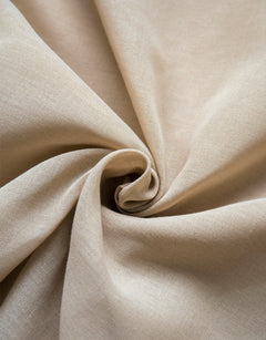 Närbild på gardin Viska i beige