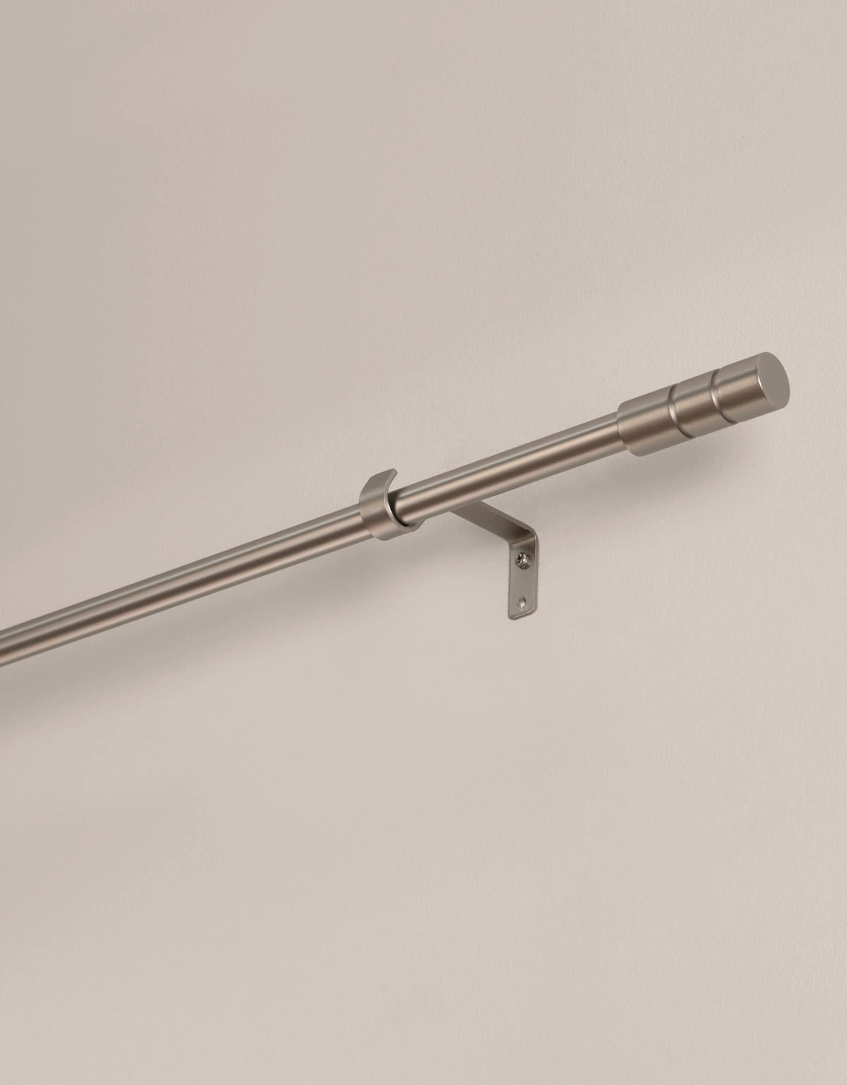 Gardinstång med enkel knopp i satin