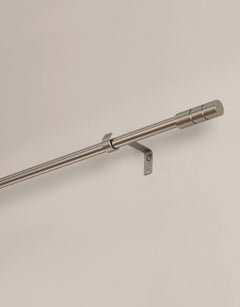 Gardinstång med enkel knopp i satin