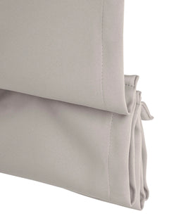 Närbild på mörkläggande grå hissgardin