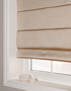 Mörkläggande hissgardin Stilla beige med lina